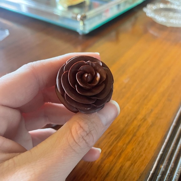 25mm Wooden Rose Gauges - Picture 3 of 5